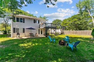 4 Clarke St, Warwick, RI 02886