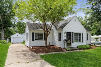 6420 Center St, Des Moines, IA 50312