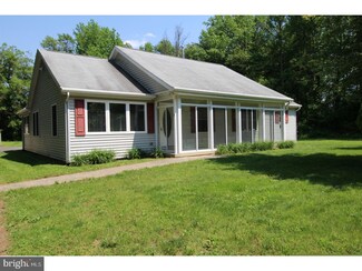 120 S Main St, Cranbury, NJ 08512