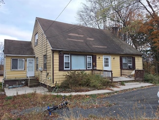 84 North Rd, Bloomingburg, NY 12721