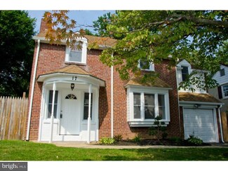 17 W Salisbury Dr, Wilmington, DE 19809