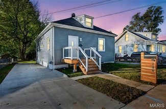 136 W Etta Ave, Saint Louis, MO 63125