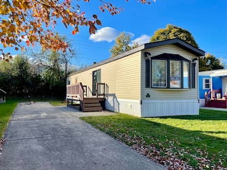 3900 W Jefferson Ave, Trenton, MI 48183