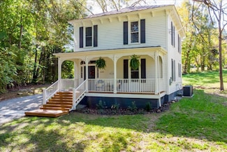4534 Main St, Drakes Branch, VA 23937