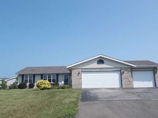 117 Autumnwood Ln, Davis Junction, IL 61020