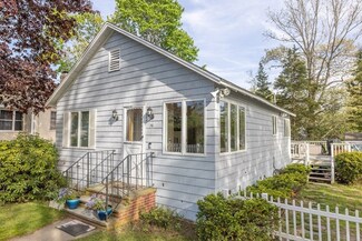 36 Juniper St, Wareham, MA 02571