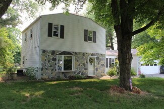 165 Melody Ln, Pataskala, OH 43062