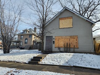 501 E Mulberry St, Bloomington, IL 61701