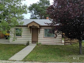 809 Idaho Ave, Filer, ID 83328