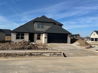 4711 W Triangle St, Fayetteville, AR 72704