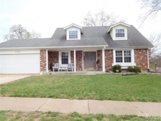 552 Cherry Ridge Ct, Ballwin, MO 63021