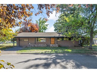 16636 SE Oak St, Portland, OR 97233
