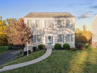 146 Foxchase Dr, Canonsburg, PA 15317