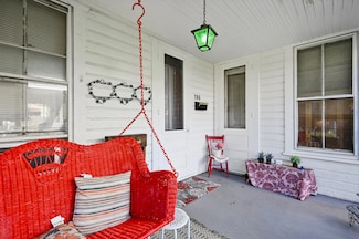 106 W Race St, Mechanicsburg, OH 43044