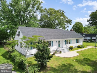 303 Thackary St, Colonial Beach, VA 22443