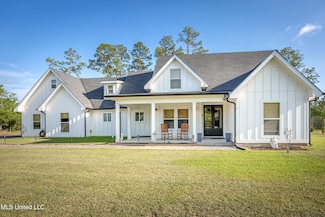 7725 Old Fort Bayou Rd, Ocean Springs, MS 39564