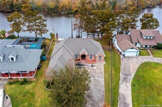 112 Villa Dr, Westlake, LA 70669