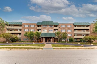 675 Grove Dr Unit 311, Elk Grove Village, IL 60007