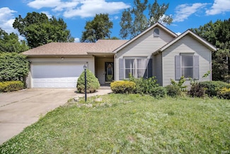 2207 Oakwood Park Dr, South Bend, IN 46628