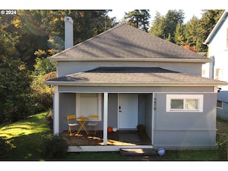 1681 N 8th St, Coos Bay, OR 97420