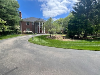 34 Grand Hill Dr, Dover, MA 02030