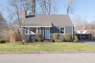 26 Woodvale St, Portland, ME 04102