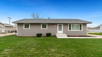 817 Copper Dr, Machesney Park, IL 61115