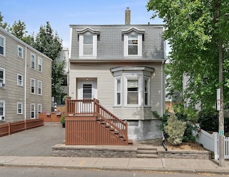 24 Moseley St, Dorchester, MA 02125