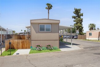 35 Cedarwood Ln, Bakersfield, CA 93308