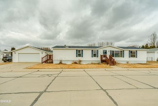 4712 Trenton Dr, Bismarck, ND 58503