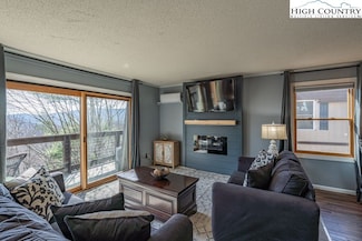 101 Upper Holiday Ln Unit H332, Beech Mountain, NC 28604