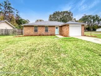 210 North Blvd E, MacClenny, FL 32063