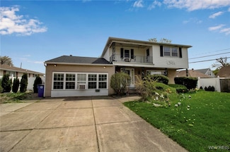 181 Woodcrest Dr, Amherst, NY 14226