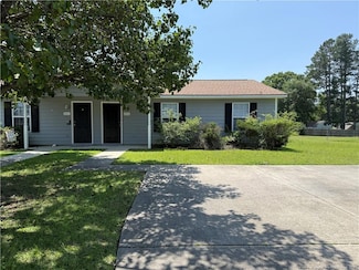 203 Centipede Ln, Raeford, NC 28376