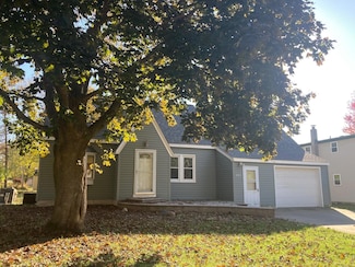 6521 50th St N, Saint Paul, MN 55128