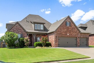 1216 S Eucalyptus Ln, Broken Arrow, OK 74012