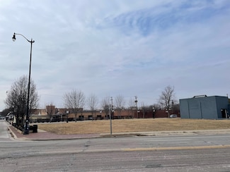 212 Dundee Ave, Elgin, IL 60120