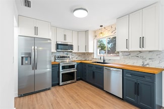 916 S B St, Lake Worth, FL 33460