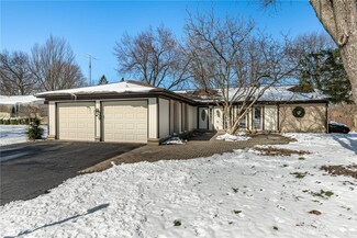 915 Fernshire Dr, Dayton, OH 45459