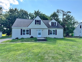 5696 Columbia Dr, Bedford, OH 44146