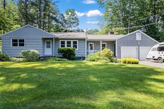 5 Alan St, Topsham, ME 04086