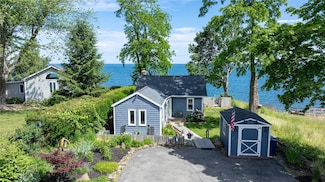 3183 Lake Rd, Williamson, NY 14589