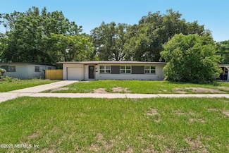 6918 Greenholly Dr, Jacksonville, FL 32277