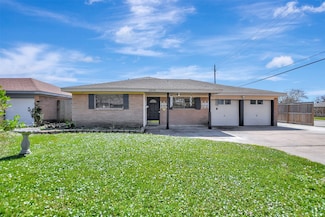 2429 16th Ave N, Texas City, TX 77590