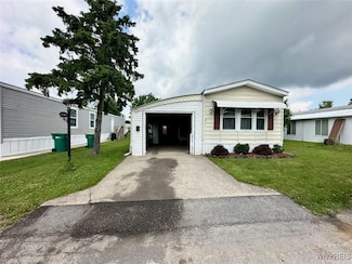 181 Quarry Hill Dr, Akron, NY 14001