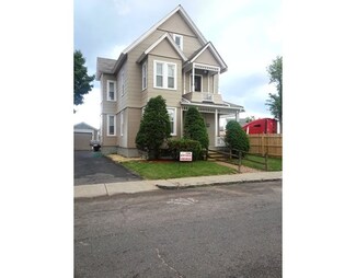 13 Hawthorne St, Springfield, MA 01105