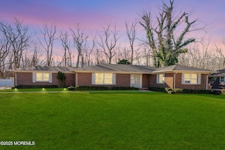 404 Brookside Ave, Oakhurst, NJ 07755