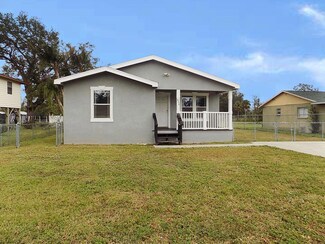 420 21st St E, Palmetto, FL 34221