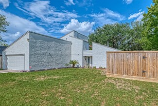 10707 Silkwood Dr, Houston, TX 77031
