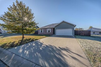 1284 Britney Dr, Lebanon, MO 65536